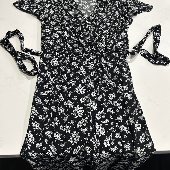 Kingston Grey Black and White Floral Jumpsuit - Picture 6 of 10